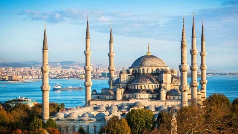 İstanbul Şehir Turu 2 Gün Antalya'dan - Kemer